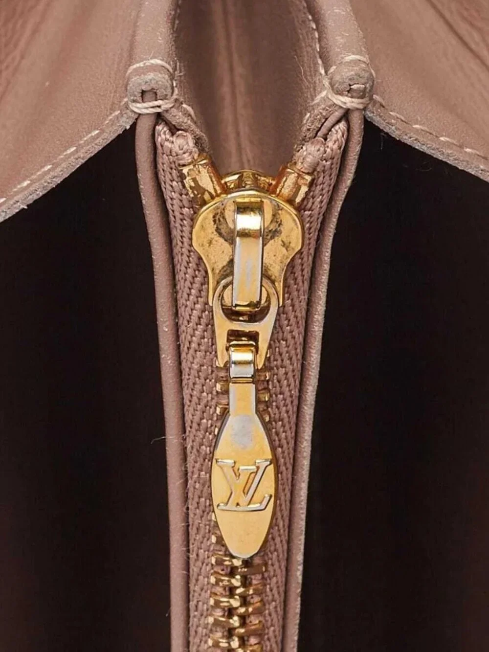 Louis Vuitton Gold Monogram Vernis Sarah Wallet